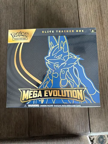 Pokemon Mega Evolution Lucario ETB