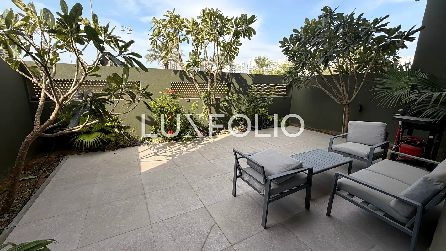 Rooftop Pool | Inner Courtyard + Garden