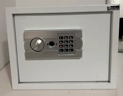 Small Electronic Home Safe digital code - Good condition