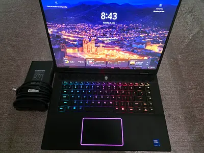 Alienware M16 R2 Ultra 7 RTX 4070 16GB RAM 1TB SSD 240HZ