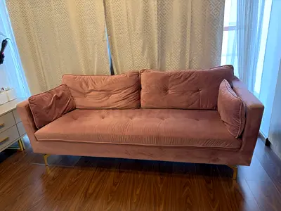 Comfortable and luxury looking 3-Seater Velvet Sofa with Gold Legs - Light Rose