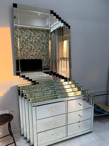 Mirrored dressing table with drawers