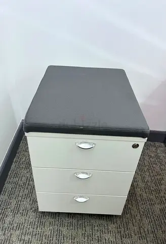 Small 3-Drawer Office Pedestal with Padded Top - White