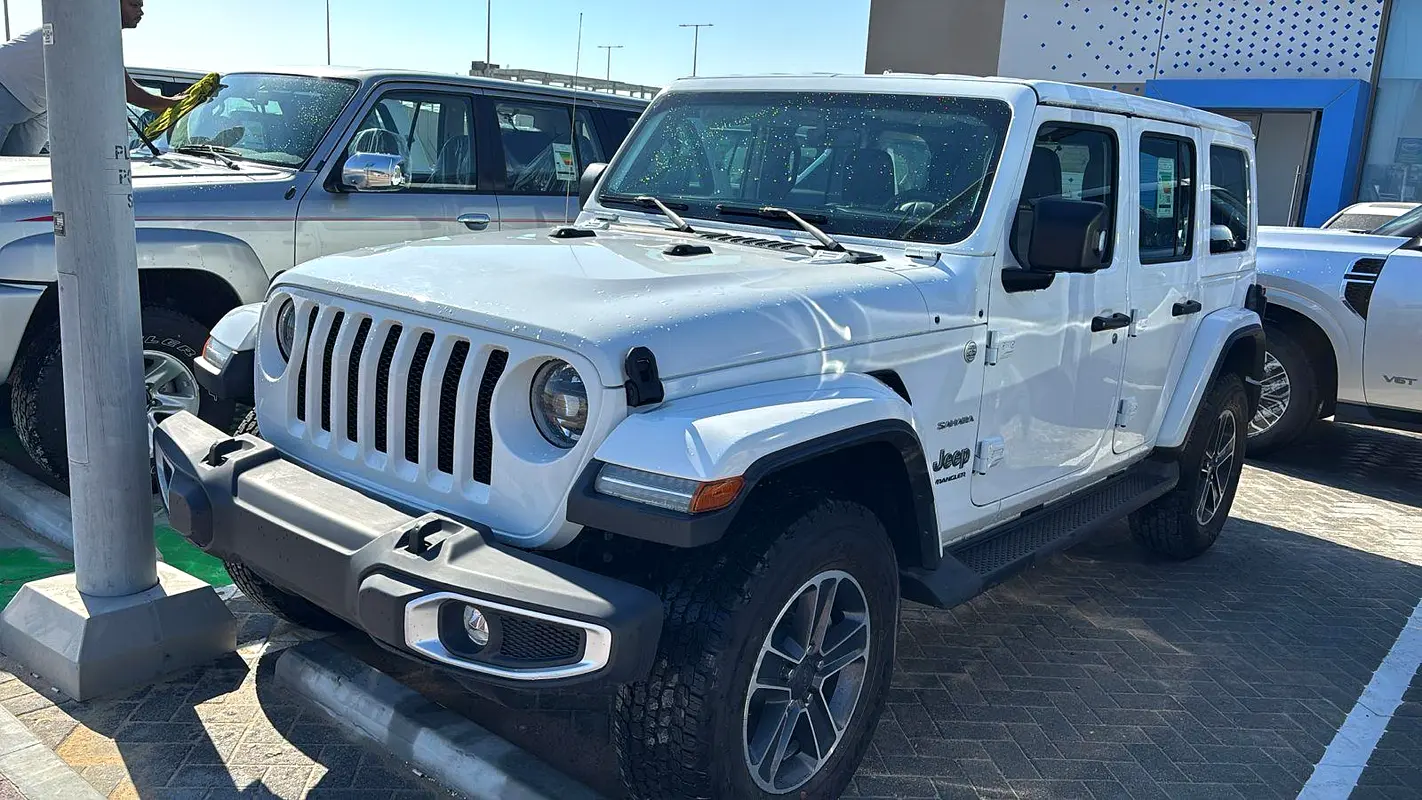 Jeep Wrangler Unlimited 2023 — photo 1 of 17