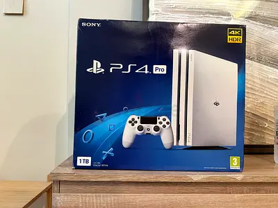 Sony PS4 Pro 1TB Glacier White (Boxed)
