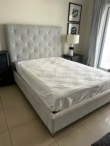 Queen size upholstered bed frame with tufted headboard - light grey