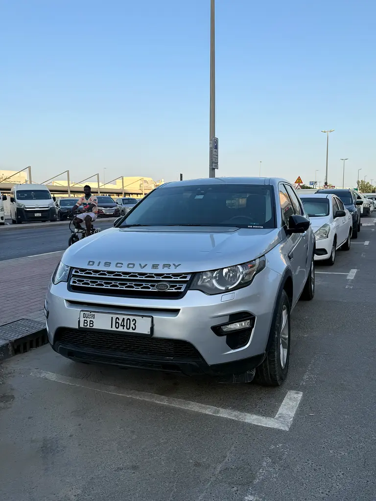 Land Rover Discovery Sport 2016 — photo 1 of 7