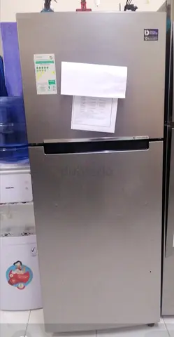 Samsung Fridge for AED 500