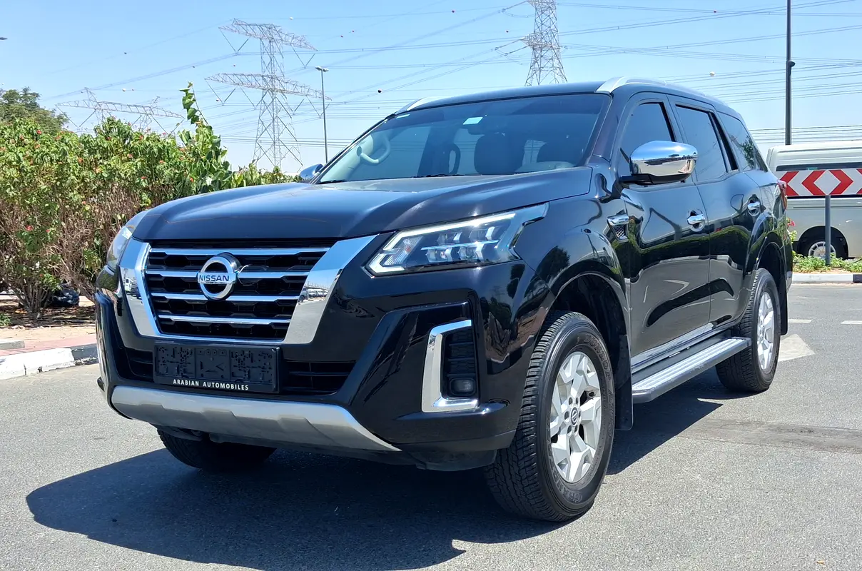 Nissan Xterra 2023 — photo 1 of 20