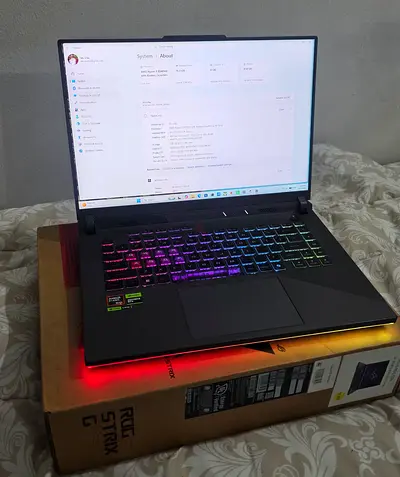 Asus Rog strix g16 Ryzen 9 8945HX RTX 5070