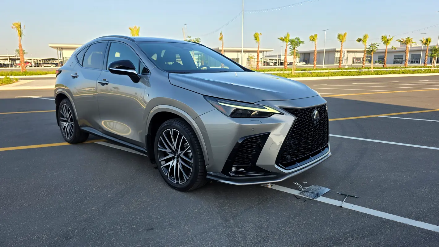 Lexus NX-Series 2022 — photo 1 of 20