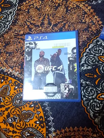 UFC 4 (PS4) Disc / CD