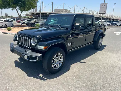 2020 Jeep Gladiator Overland GCC Specs single owner