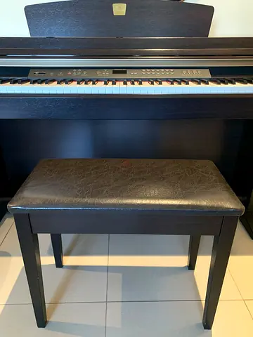 Yamaha Clavinova CLP‑230 in  Excellent Condition