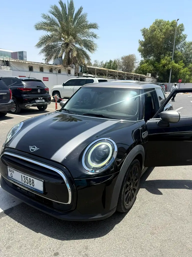 MINI Cooper 2022 — photo 1 of 7