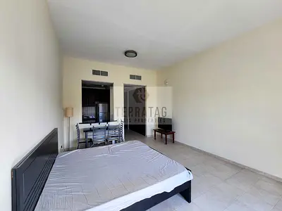8 WARDROBES FURNISHED STUDIO ON UPPER FLOOR