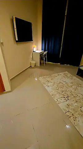 SINGLE LADY ONLY, MASTER ROOM WITH ATTACHED TOILET  BALCONY NEAR MOE