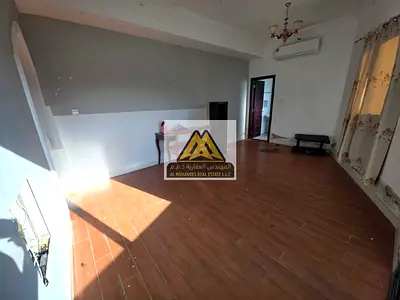استوديو ملكي بمساحة كبيرة (بناية جديدة - ثاني ساكن) مع مطبخ شبه منفصل وبلكونة للإيجار السنوي في النعيمية 1 عجمان بسعر لقطة 19 ألف على 4 دفعات حصراً