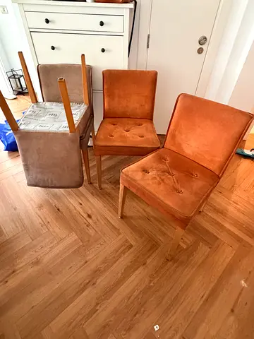 Set of 4 Velvet Dining Chairs with Wooden Legs - Used