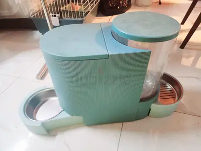 Used M-PETS pet feeder  water dispenser