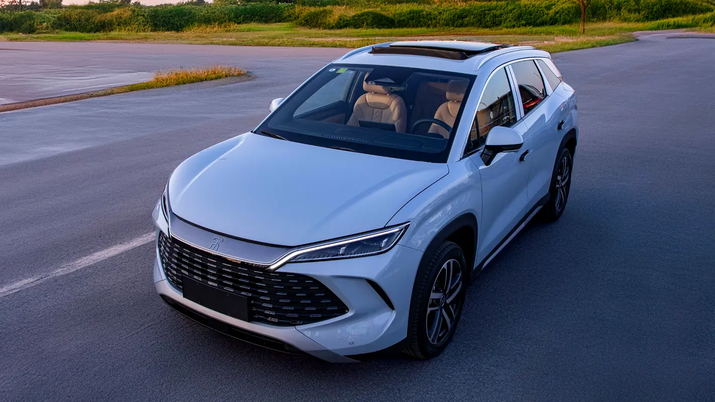 BYD Song L 2025 — photo 1 of 16