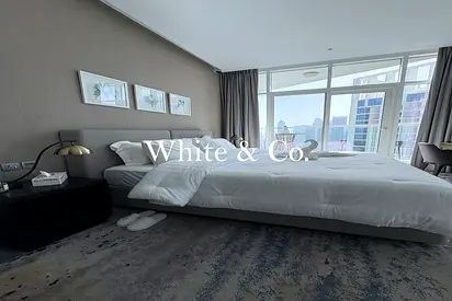 CANAL & BURJ VIEW | LUXURY STUDIO