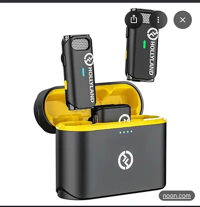 Hollyland Wireless Lavalier Microphone System with Charging Case (3 Transmitters + Receiver)