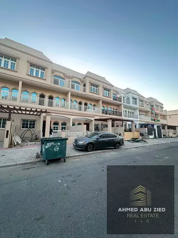 اب تاون 4 غرف وصاله للايجار السنوي - 4غرف نوم(1 ماستر)- ثلاث طوابق - مساحة ممتازة جدا -4حمام - تكييف مركزي- قريب كل الخدمات وسهل الخروج لدبي والشارقه