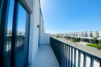 READY TO MOVE | LANDSCAPED | INFRONT OF AMENITIES