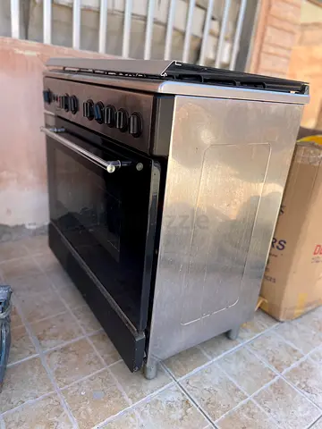 Used stainless steel gas cooker with oven - good working condition