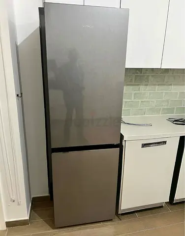 Hitachi Modern Bottom Freezer Top Fridge – 60 cm Silver Finish