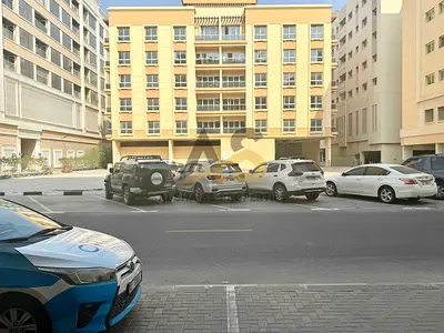 Stunning 2BR Unit With Parking by 12 Cheqs Payments