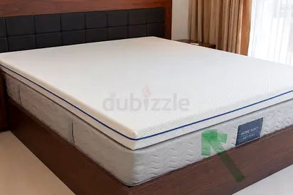 Gel Infused Memory Foam Mattress Topper - Queen/King (like new)