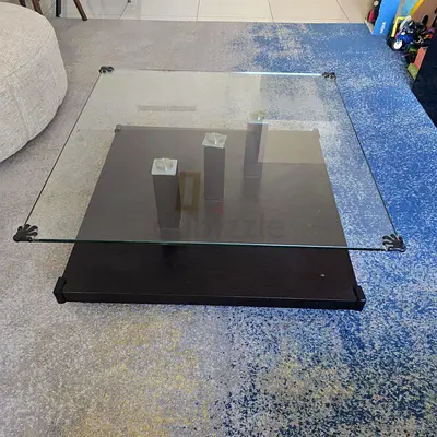 Center table in excellent condition