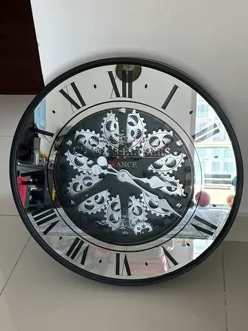 Wall clock
