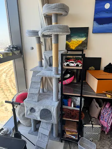 Pet tree / cat house