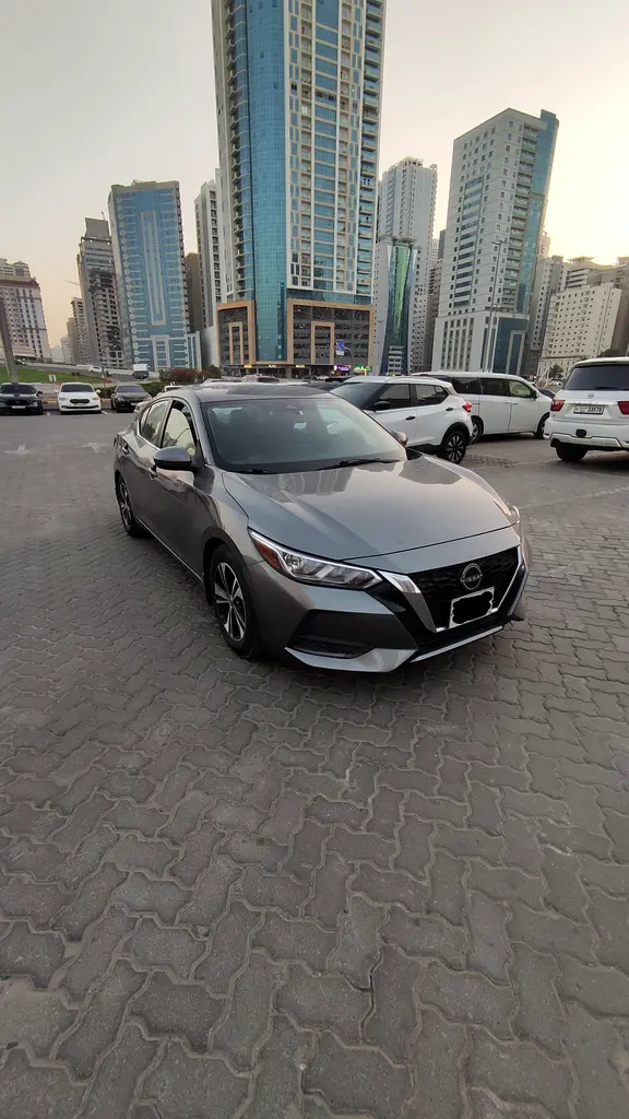 Nissan Sentra 2023 — photo 1 of 20