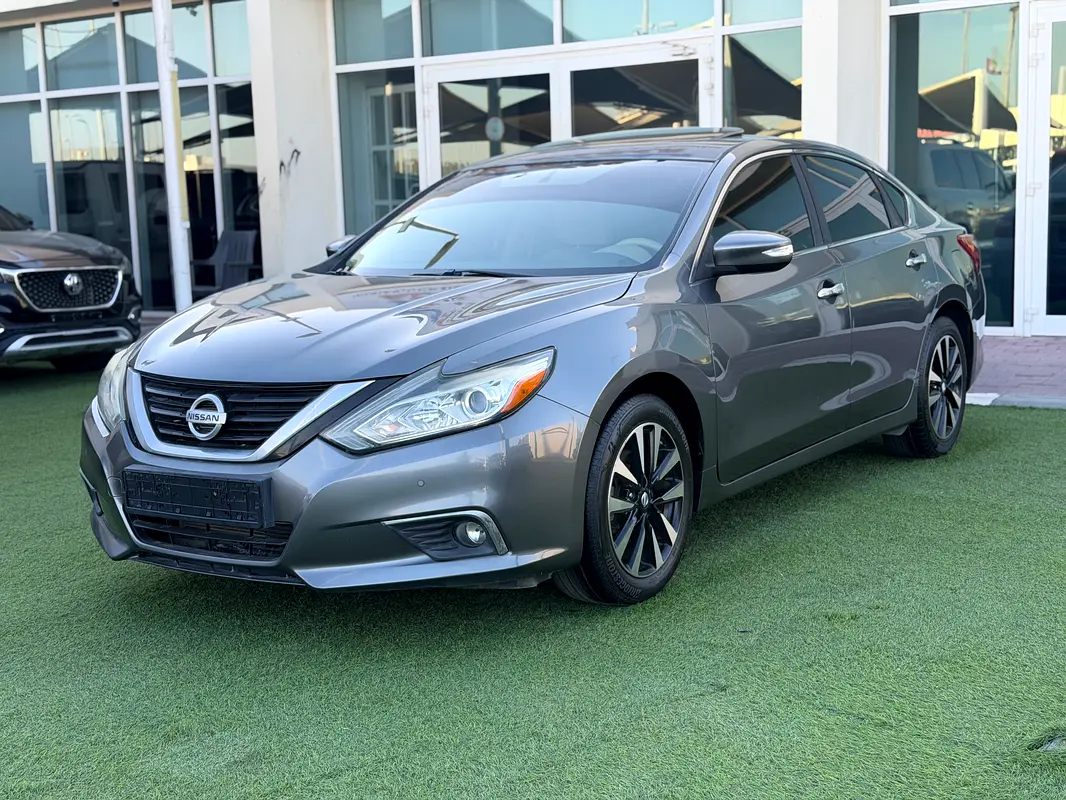 Nissan Altima 2018 — photo 1 of 13
