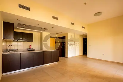 ELEGANT UNIT I SPACIOUS LAYOUT I PEACEFUL LIVING