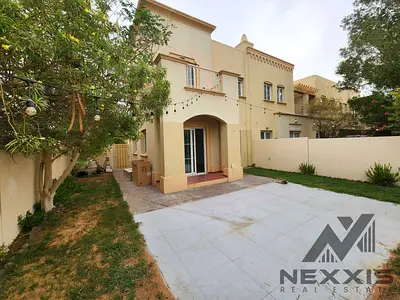 Beautiful Garden - Ready to Move - Close to Park