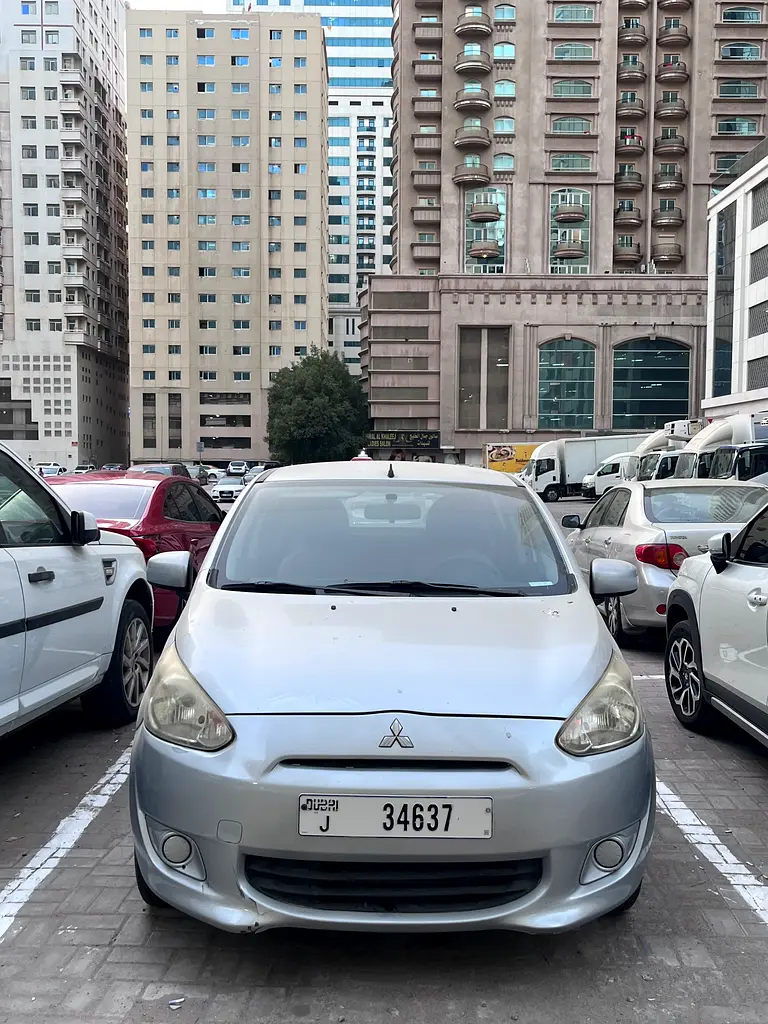 Mitsubishi Mirage 2014 — photo 1 of 8