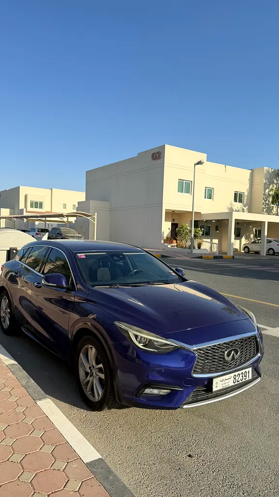 Infiniti Q30 2017 — photo 1 of 11