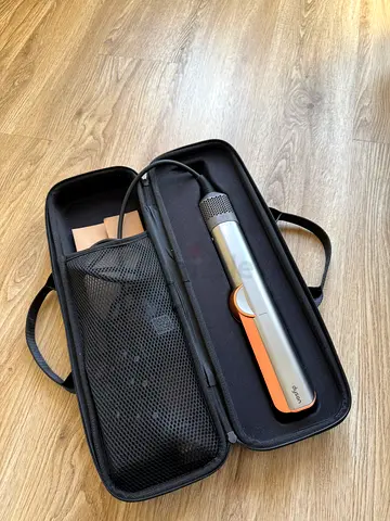 Lightly used Dyson hair straightener/ perfect condition