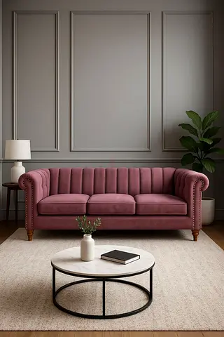 Three-seater chesterfield-style sofa in dusty rose