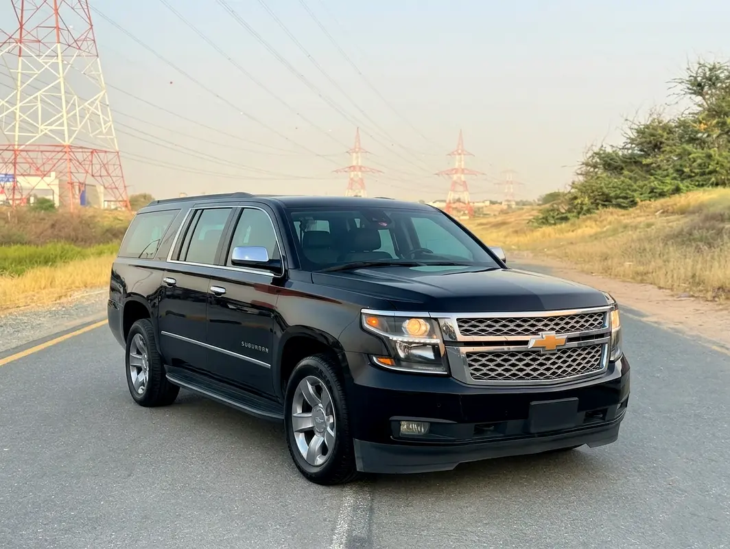 Chevrolet Suburban 2020 — photo 1 of 11