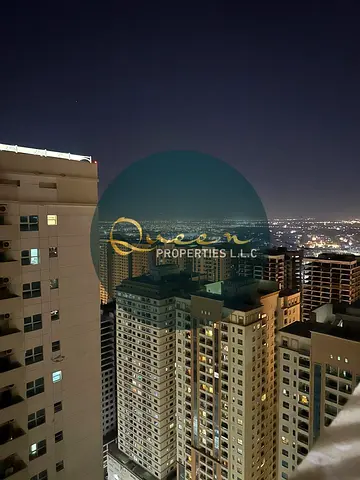 شقة سكنية جاهزة للسكن في لافندر تاور بإمارات سيتي توفر الراحة والخصوصية مع 2 بلكونة وفيو رائع وموقف سيارة ضمن مجتمع متكامل الخدمات