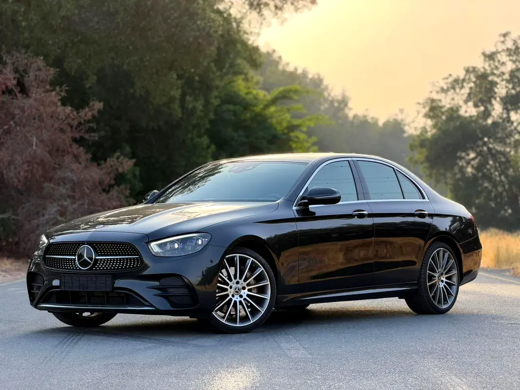 Mercedes-Benz E-Class 2021 — photo 1 of 11