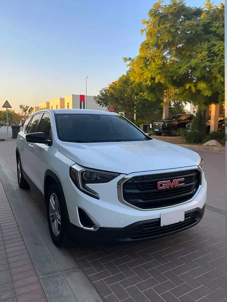 GMC Terrain 2019 — photo 1 of 10