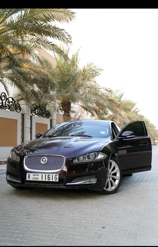 Jaguar XF 2013 — photo 1 of 10