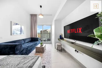 Stylish Studio in New Modern Building - Sleeps 4